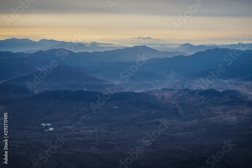 中国の山岳地帯のイメージ