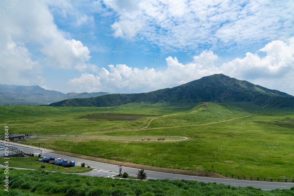 Naklejka premium [熊本県]阿蘇・草千里ヶ浜の風景
