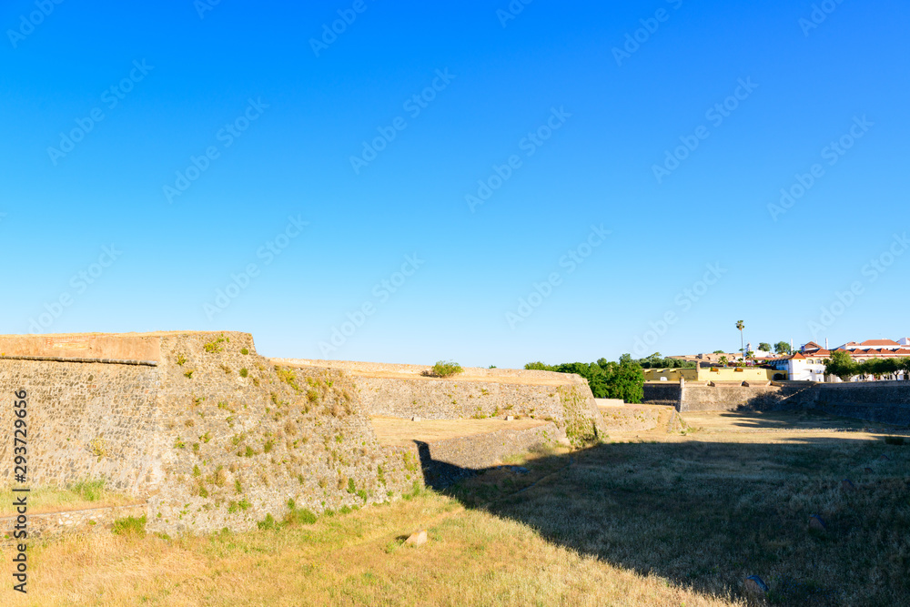 Vue sur les fortifications de la ville de Elvas classée à l'UNESCO