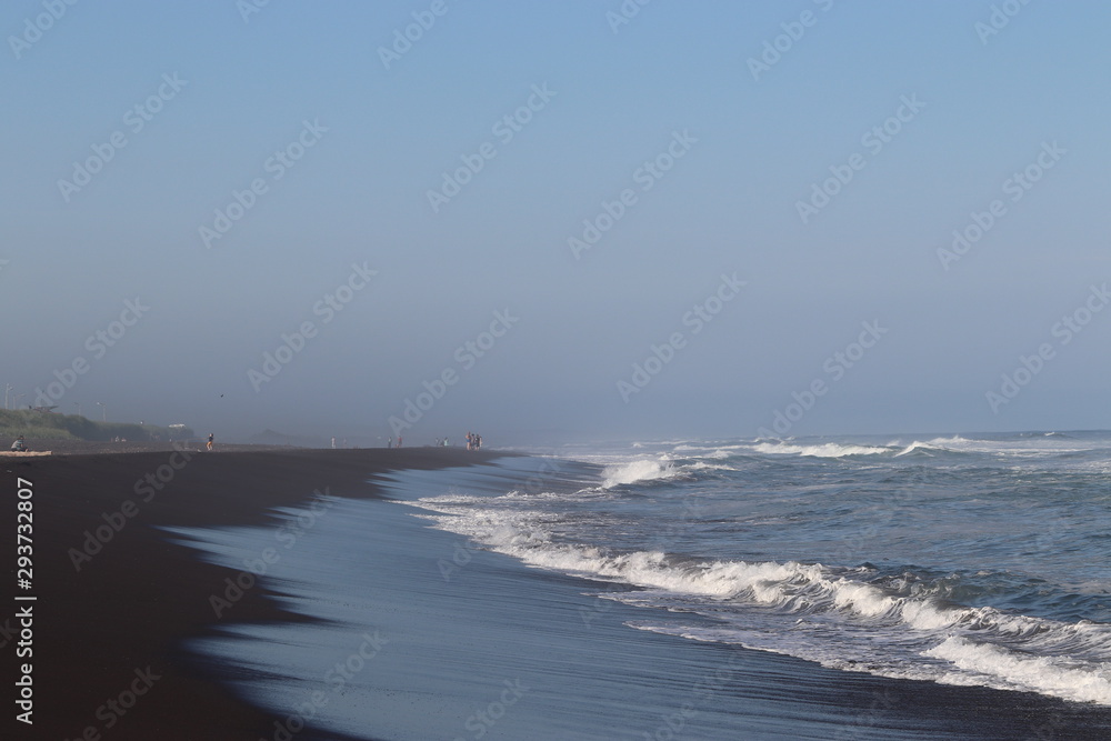 Fototapeta premium Khalaktyrsky Beach With Black Sand, Pacific Ocean, Russia