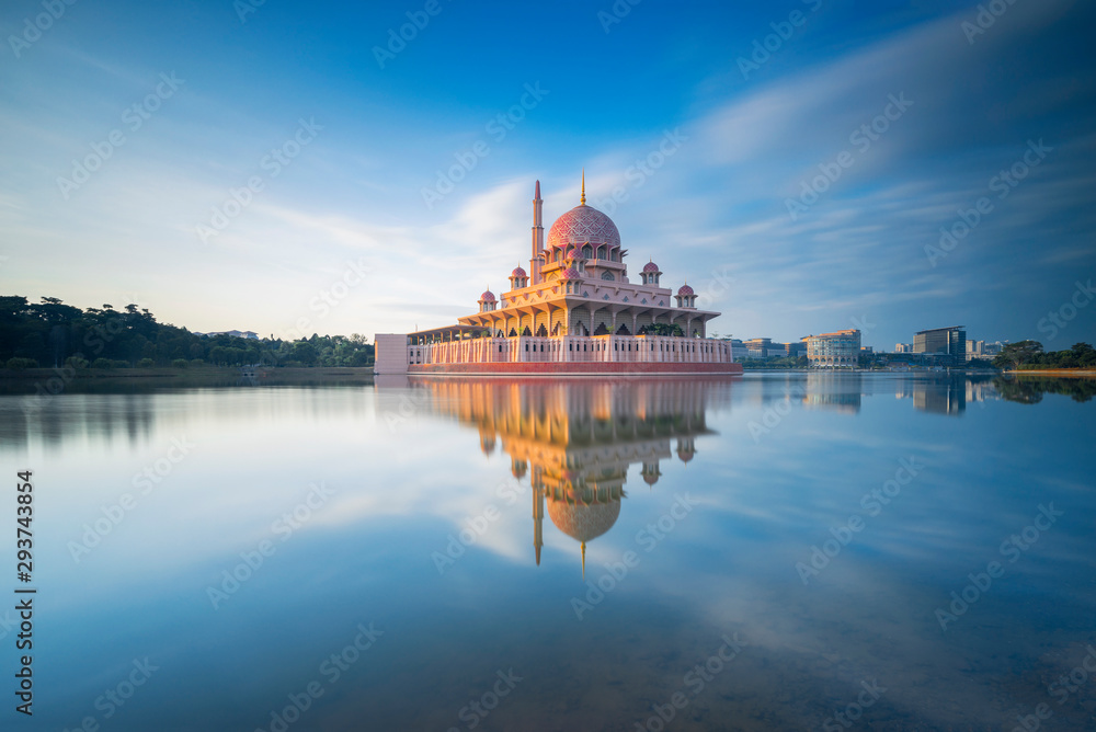 Fototapeta premium Putra Mosque motion sky. The Mosque is the principal mosque of Putrajaya, Landmark in Malaysia / Shallow depth of field, slight motion blur.