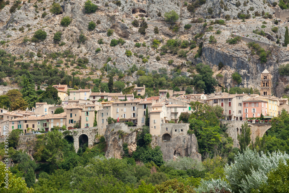  The village Moustiers St. Marie, Provence, Provence-Alpes-Côte d'Azur, Southern France, France, Europe