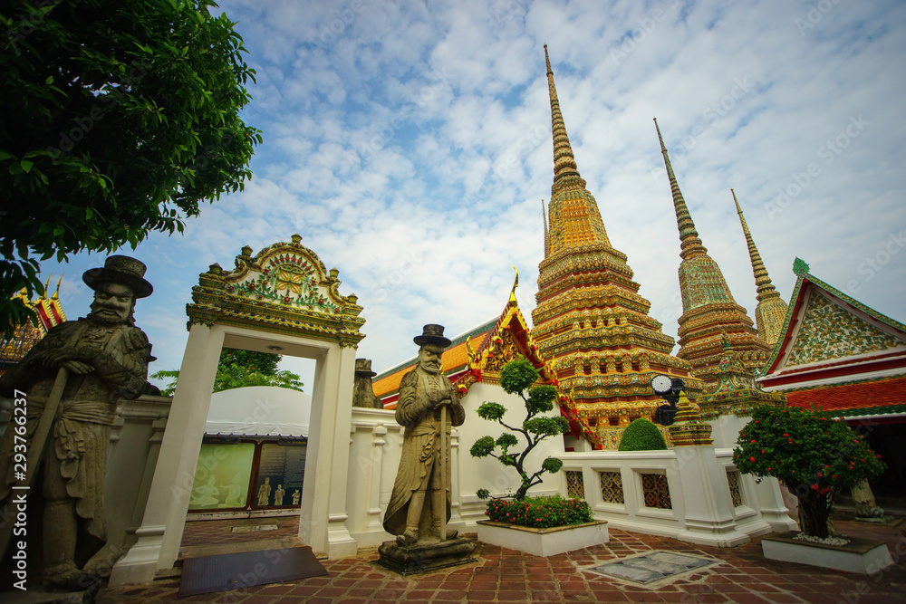 Fototapeta premium Wat Pho or Wat Phra Chetuphon in Bangkok Thailand
