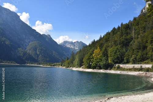Der Raibl-See oder Predil-See an der italienischen Seite des Predil-Passes 