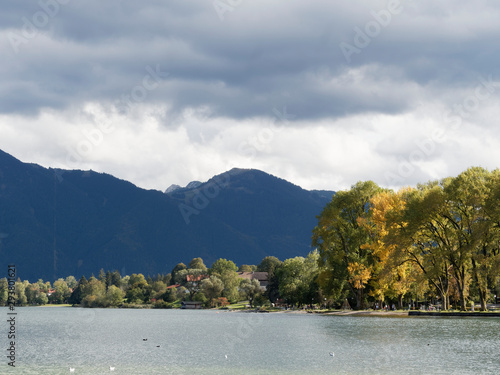 Paysage pittoresque de Haute-Bavière. Bad Wiessee, vue sur le lac de Tegernsee