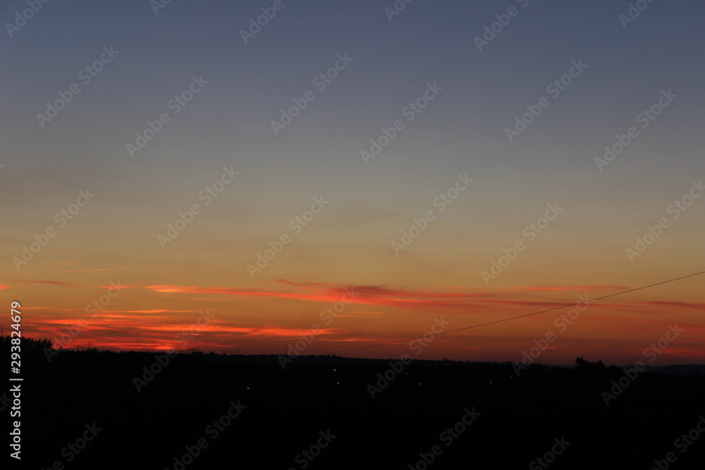 Beeindruckende Aufnahmen von Himmel und Wolken zu verschiedenen Zeiten Beeindruckende Aufnahmen von Himmel und Wolken zu verschiedenen Zeiten