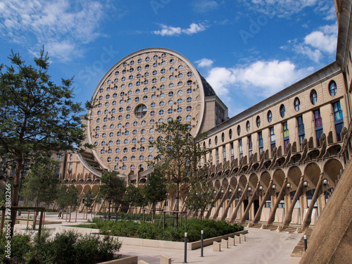 Les Arènes de Picasso in Noisy-le-Grand