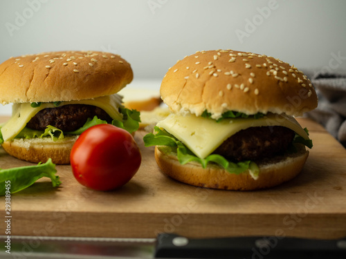 Fotografie Domowe burgery z dodatkami