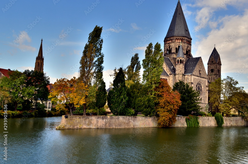 Fototapeta premium Temple Neuf in Metz