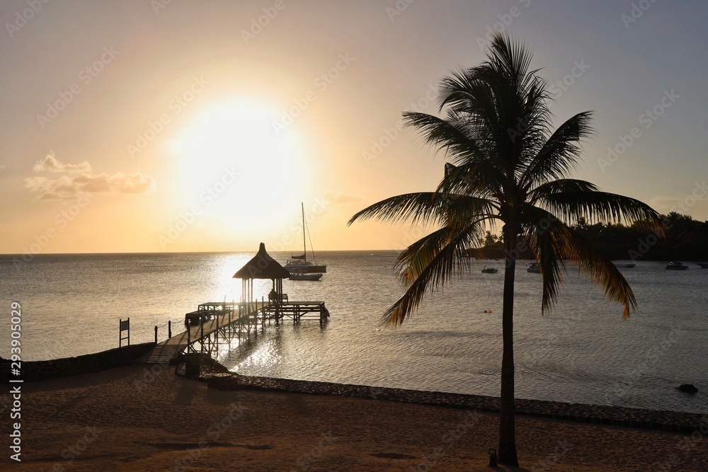 Fototapeta premium Sonnenuntergang auf Mauritius
