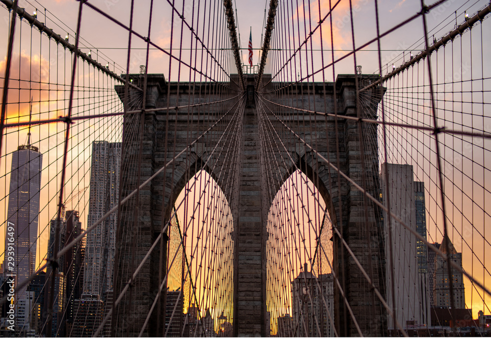 Obraz premium Brooklyn bridge at sunset