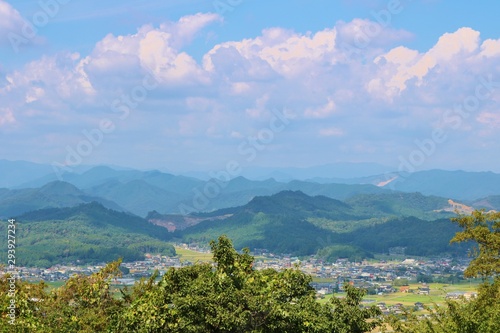 風景 秋 山 街並み 空 杤木