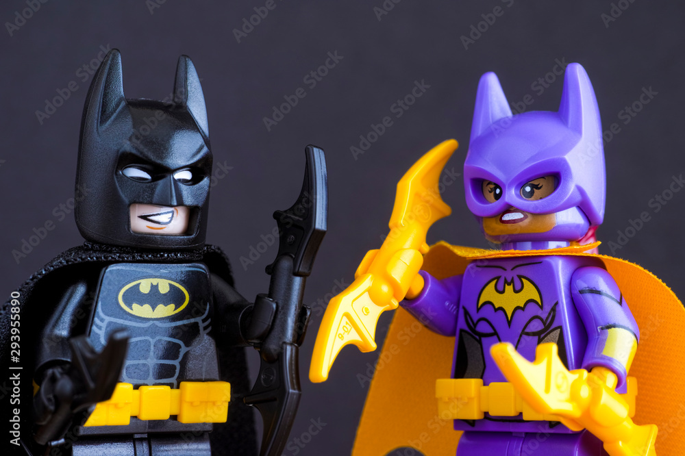 Tambov, Russian Federation - January 19, 2018 Lego Batman Movie minifigures  - Batgirl and Batman - on black background. Studio shot foto de Stock |  Adobe Stock