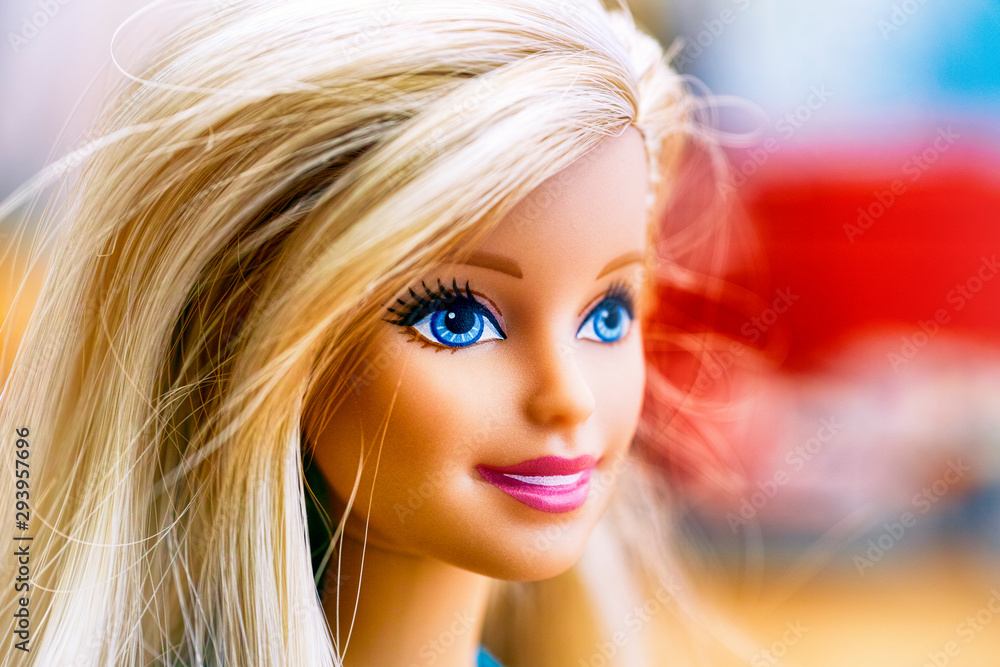 Tambov, Russian Federation - March 30, 2016 Portrait of Barbie doll with  blond hair. Studio shot. foto de Stock | Adobe Stock