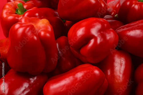 Fototapeta Naklejka Na Ścianę i Meble -  red bell peppers on display at the market