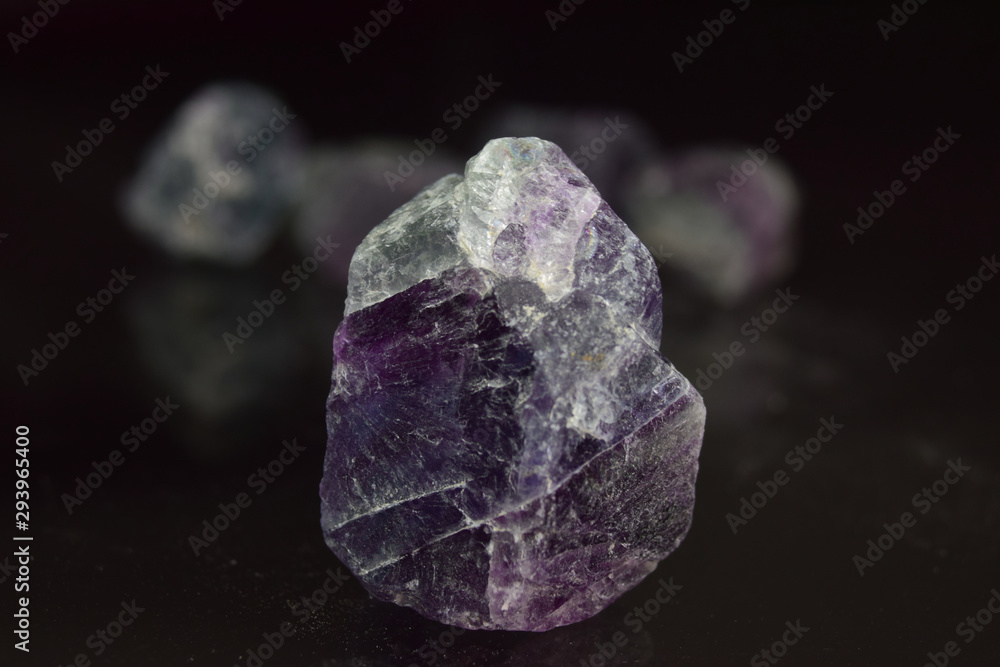 Gemstone is a gemstone that has not yet been divided There are many types, many colors, rare and expensive for making ornaments. Gemstone is a gemstone that has not yet been divided There are many types, many colors, rare and expensive for making ornaments.