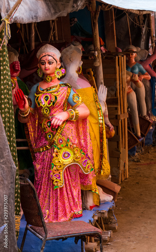 Goddess Durga Idol making for Navratri Festival in India © Abhishek Mittal