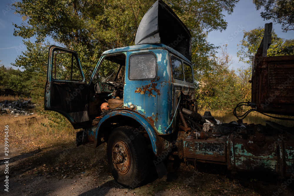 Rusty abandoned truck / van 