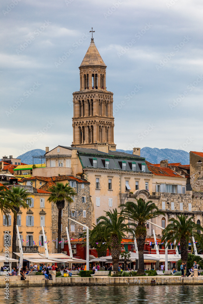 Obraz premium Split, Croatia (region of Dalmatia). UNESCO World Heritage Site. View of Split city, Diocletian Palace and Mosor mountains in background. Split panoramic view of town, Dalmatia, Croatia.