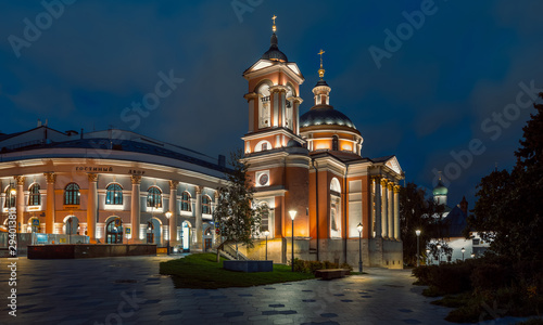 Temple of Barbara the great Martyr and Gostiny Dvor on Varvarka street. Moscow at night
