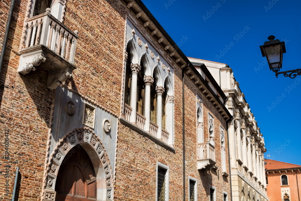 historischer palazzo in vicenza, italien