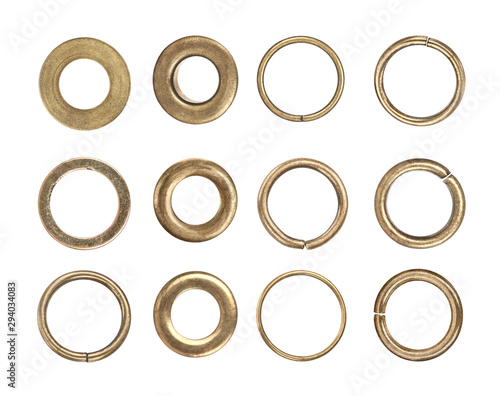 Billede på lærred A set of connecting rings are different sizes for needlework isolated on white b