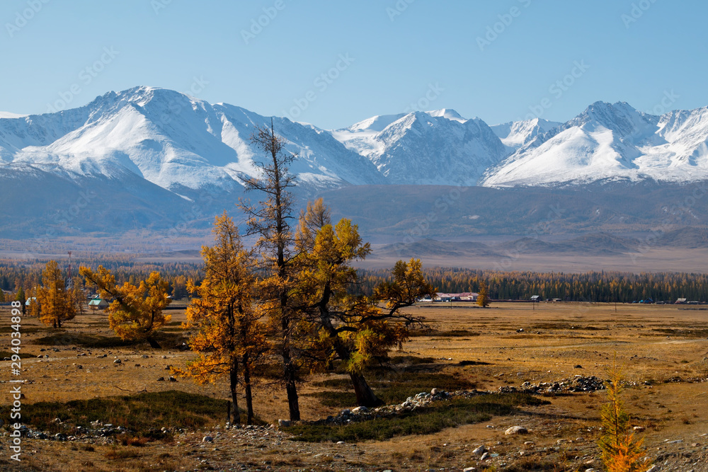 Russia. North-Chui mountain range in the South of the Altai mountains along  the Chuya highway. Photos | Adobe Stock