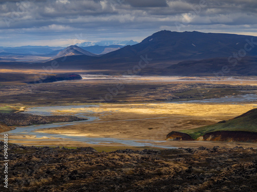 Obraz na płótnie Beautiful landscape view to Landmannalaugar mountain. w salonie