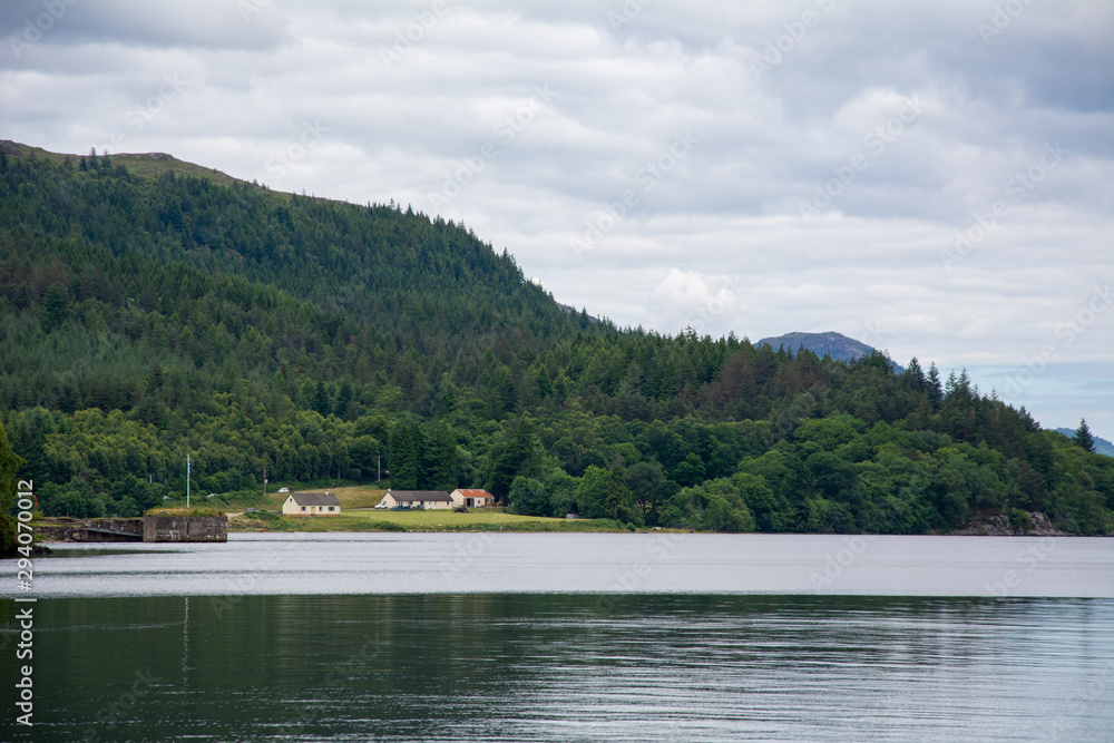 vista panoramica del lago ness