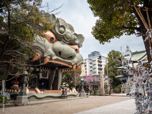 Namba yasaka Lion's head temple