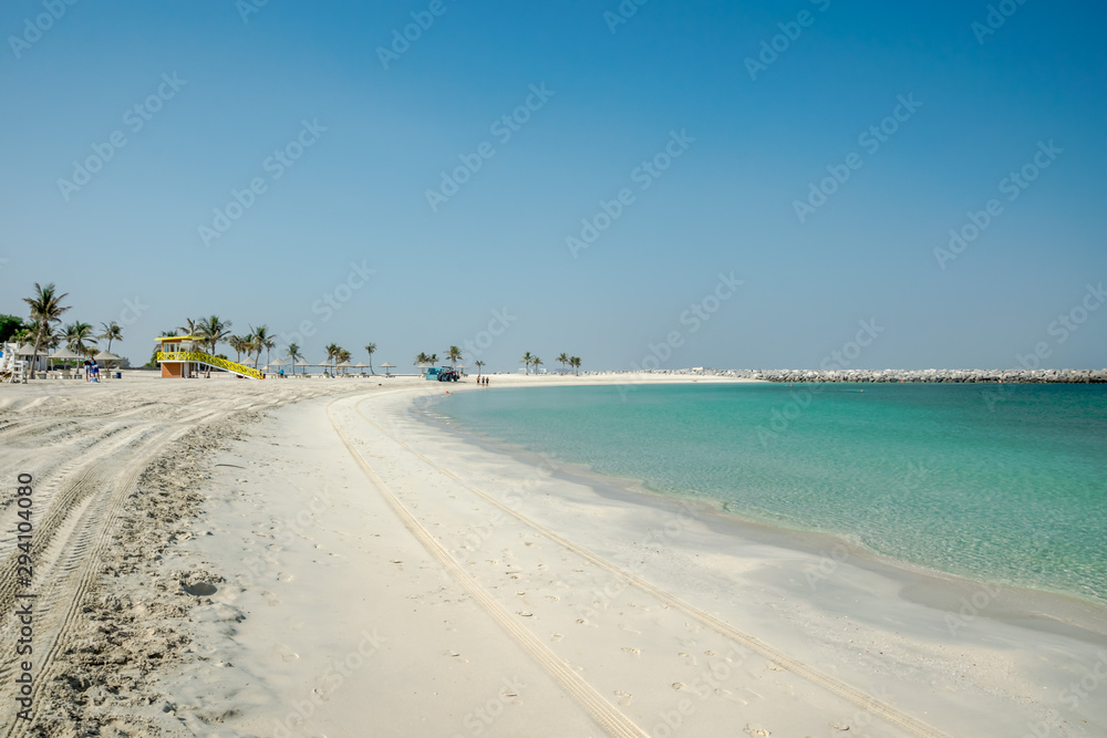 rajska plaża z palmami