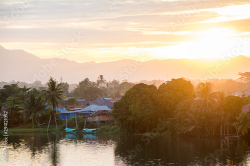 Obraz na plátně Paisaje indonesia Kuching