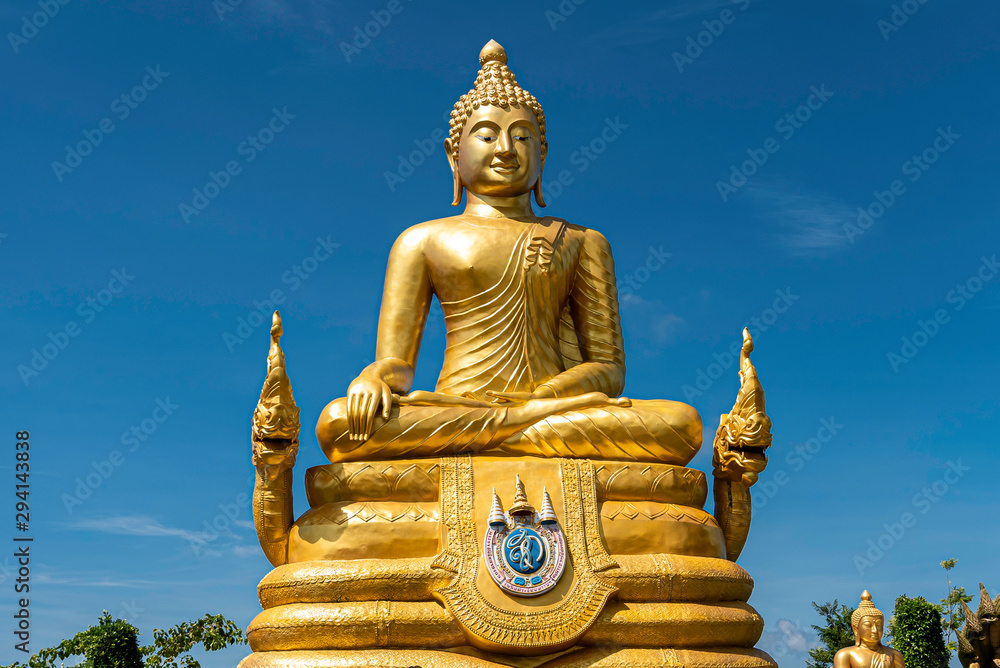 Obraz premium The Golden Buddha in Phuket