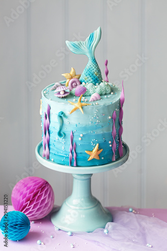 Mermaid birthday cake photo