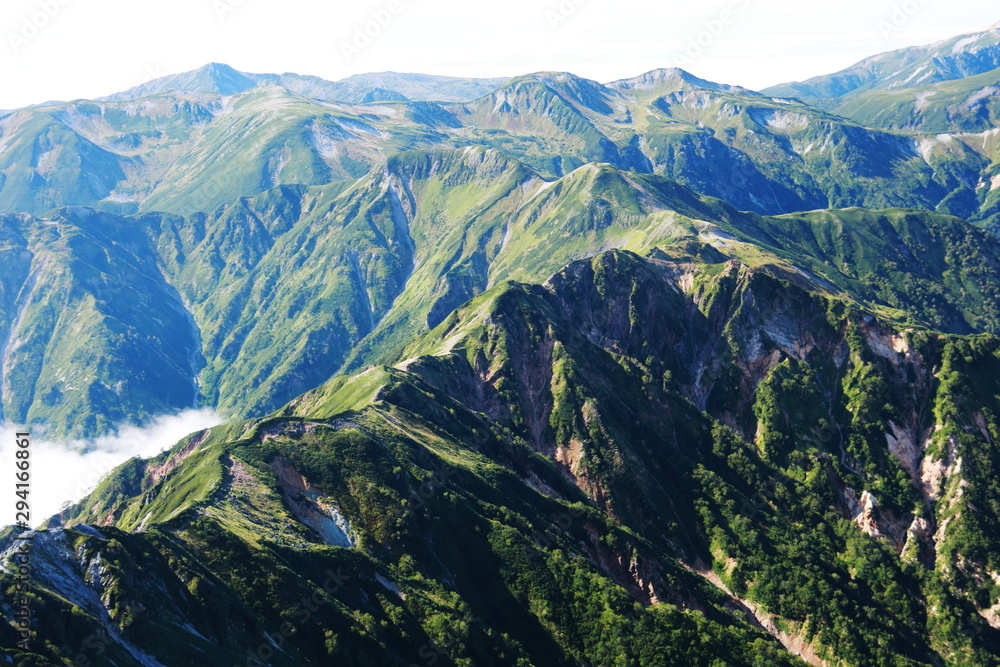 Fototapeta premium 北アルプス 槍ヶ岳山頂からの風景 西鎌尾根と雲ノ平の山々