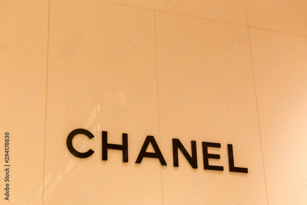 LAS VEGAS, NEVADA, USA - 13 MAY, 2019: Chanel logo in store in Wynn hotel  in Las Vegas. Chanel is a high fashion house, specializes in clothes and  luxury goods Stock Photo | Adobe Stock