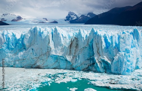 Photo Vertical edge of glacier Perito Moreno
