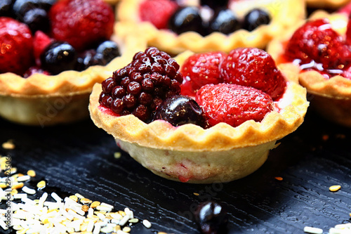 Tableau sur toile postre de frutos rojos