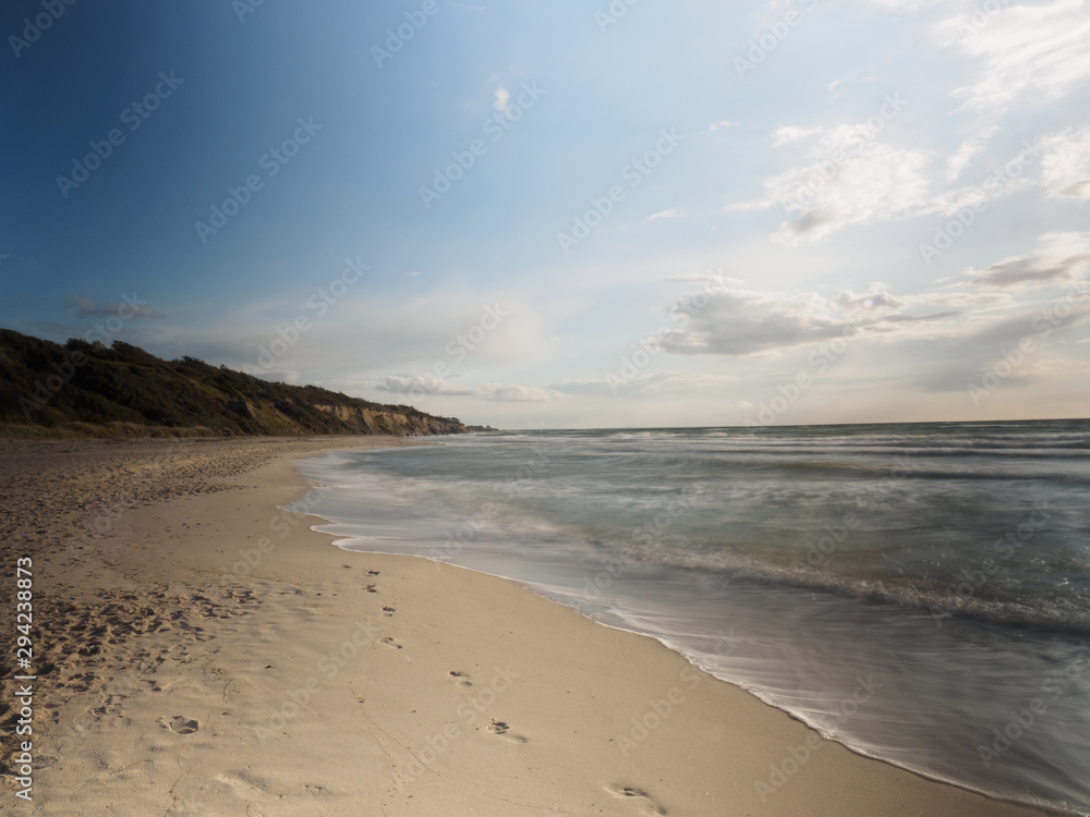 Ansicht von leerem Strand im Abendlicht Ansicht von leerem Strand im Abendlicht