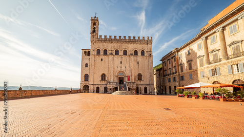 Piazza della Signoria e Palazzo dei Consoli a Gubbio photo
