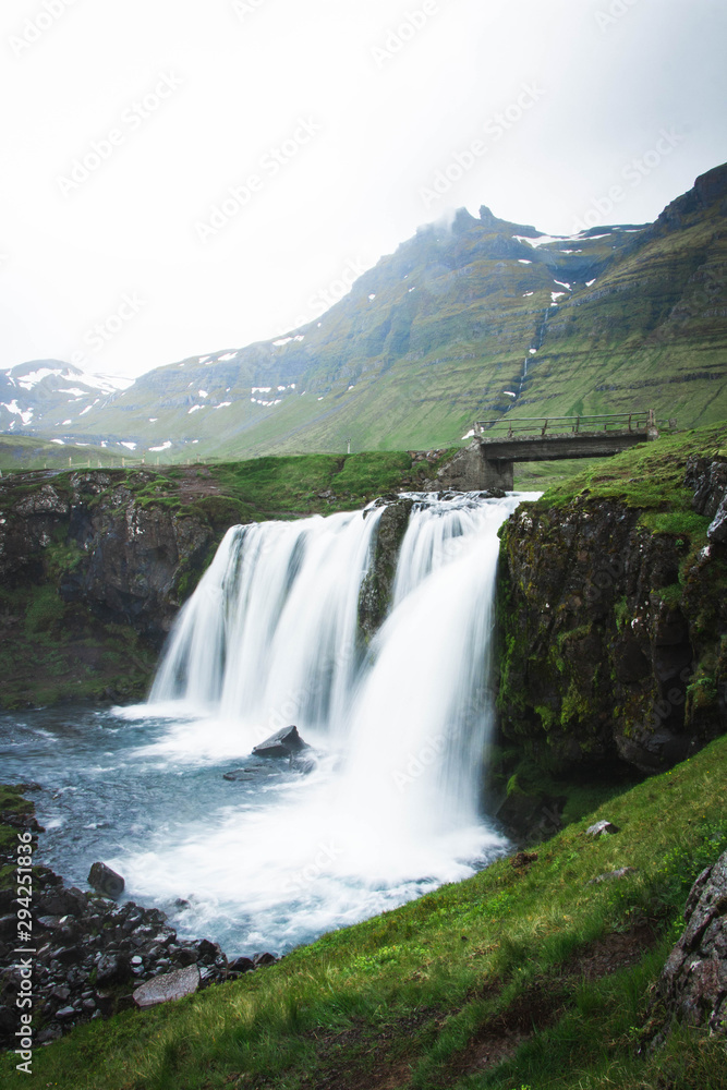 Fototapeta premium Waterfall in iceland