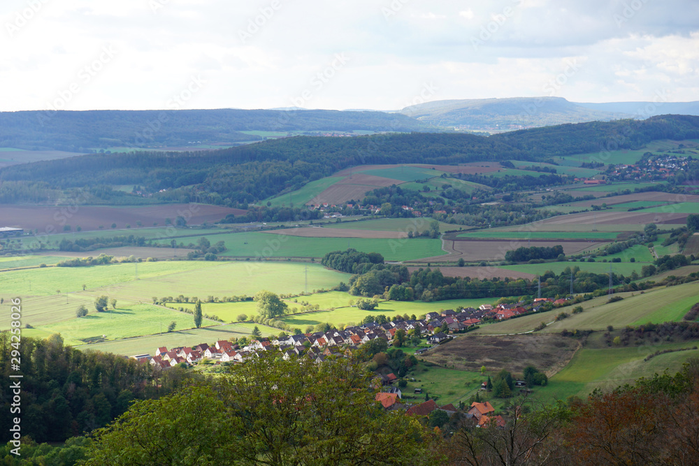 Blick vom Himmelbergturm ins Leinebergland