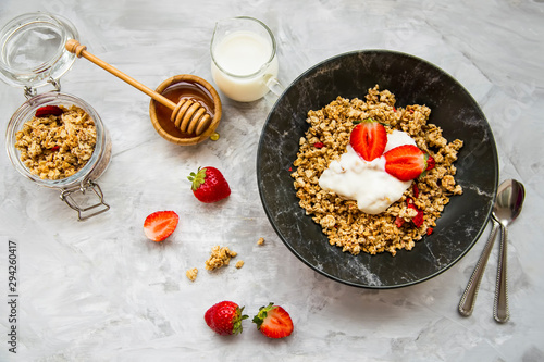 Muesli bowl with yogurt and strawberries