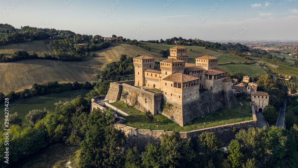Castle of Torrechiara - obrazy, fototapety, plakaty 