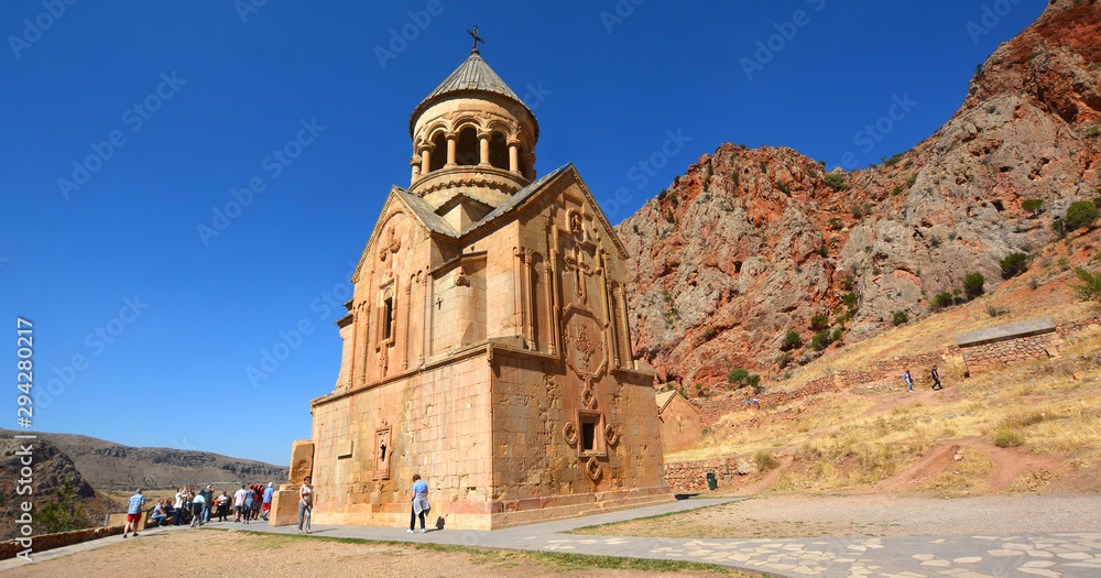 Φωτογραφία Noravank is a 13th-century Armenian monastery, located 122 km from Yerevan in a narrow gorge made by the Amaghu River, near the town of Yeghegnadzor, Armenia