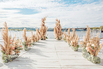 Keuken achterwand Romantische stijl Romantische strandbruiloft langs de rivier  © Mr. Music