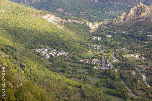 Paisaje de alta monta  a  del pirineo de Huesca  Arag  n  Espa  a