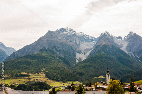 Ftan, Unterengadin, Dorf, Engadin, Alpen, Piz Laschadurella, Inntal, Schweiz, Wanderweg, Graubünden, Sommer, Schweiz photo