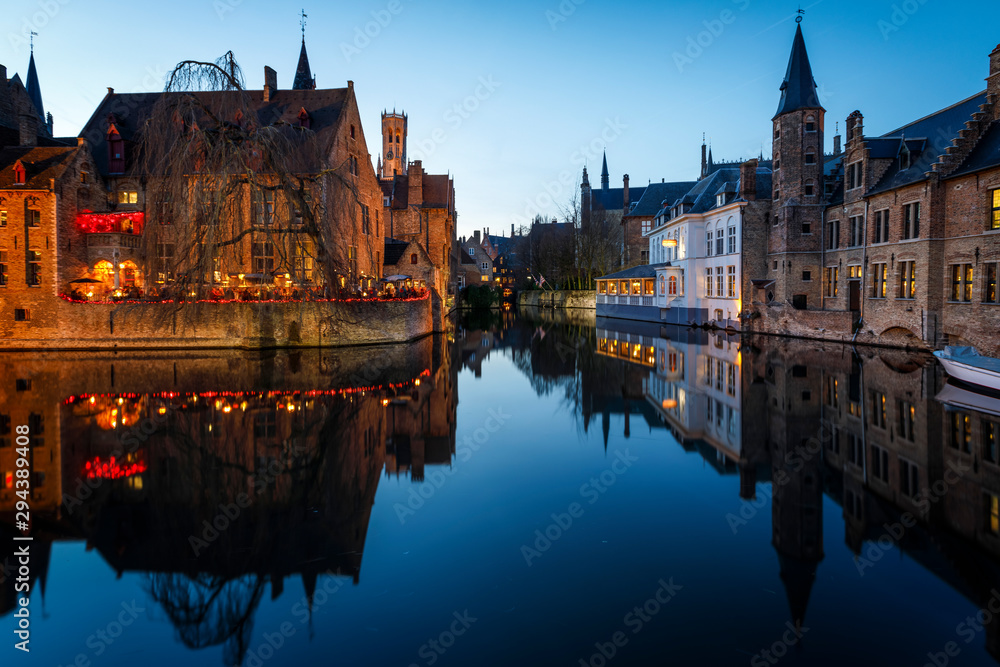 Naklejka premium Sunset in the most tourist places of Bruges, Belgium