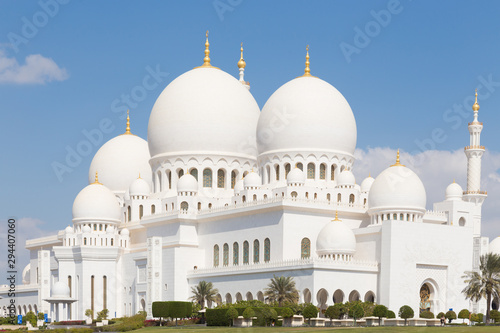 Obraz na plátně Sheikh Zayed Grand Mosque in Abu Dhabi, the capital city of United Arab Emirates